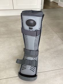 Medical Boot. Size Large.