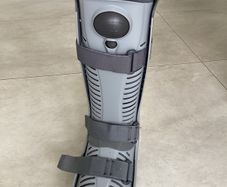 Medical Boot. Size Large.