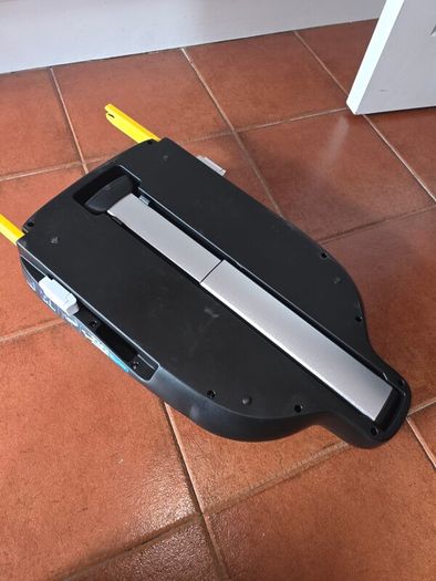 Baby car seat with isofix