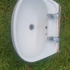 Bathroom sink