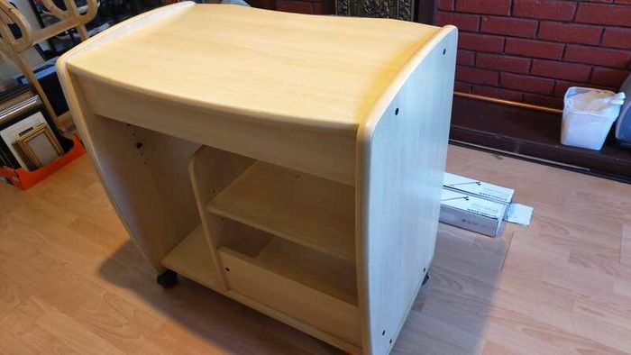 Computer Desk/Study Desk on wheels - Pull-Out Keyboard Tray
