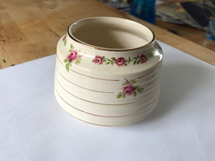 SADLER England vintage sugar bowl gold trim