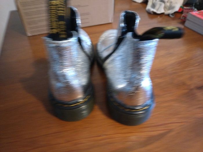 Dr Martens Youth 2976 Crinkle Metallic Chelsea Boots Silver UK1