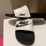 Nike slides Image 2