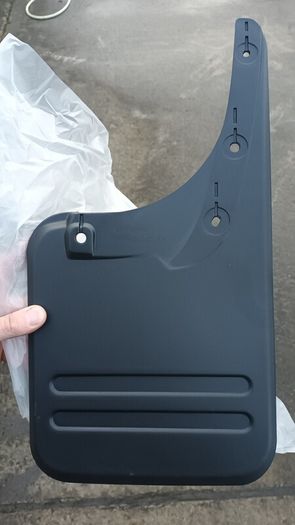 MK6 Hilux Mudflap