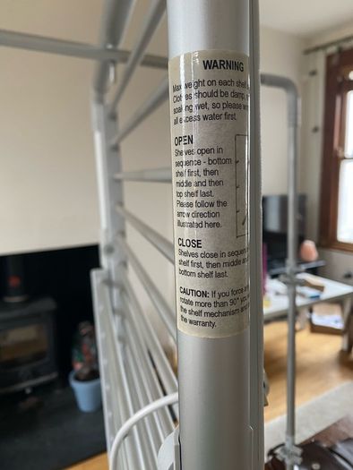 Heated clothes airer