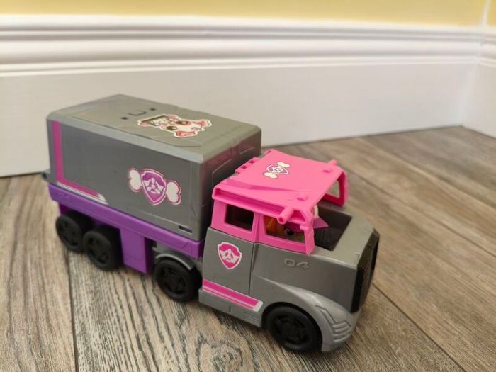 Paw Patrol Skye Deluxe Truck