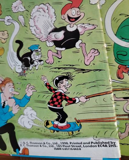 The Beano Book 1999  Near Fine Condition