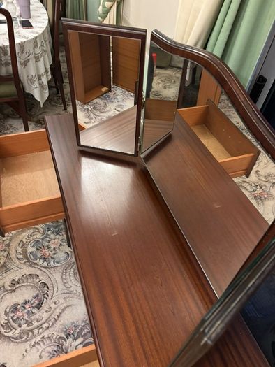 Dressing table