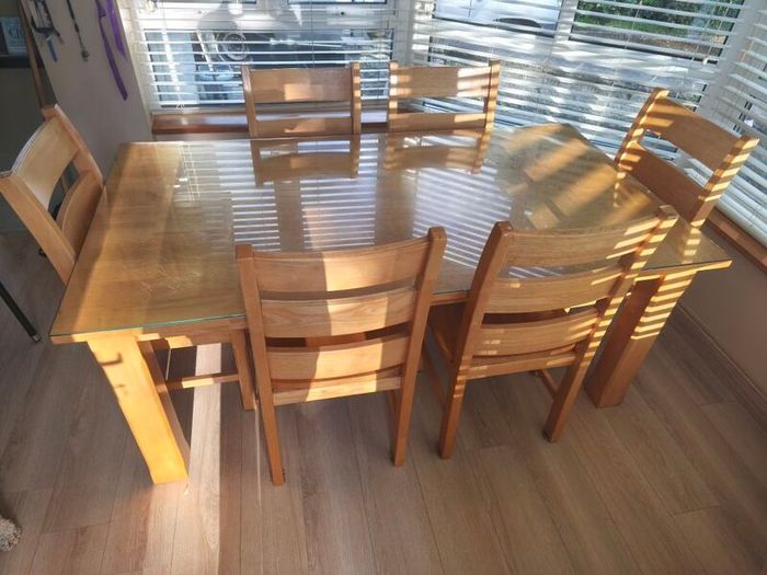 Dining table and 6 chairs