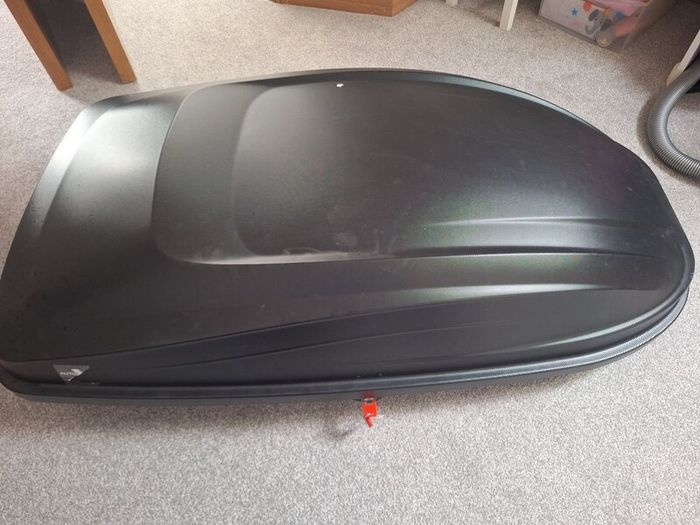 Roof box