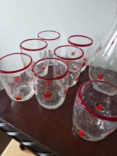 vintage jug & glasses Christmas