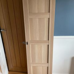 Wardrobe doors x 5 and hinges.
