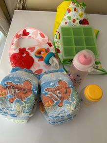 Free Swim nappies & feeding bits