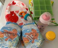 Free Swim nappies & feeding bits