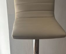 4x Cream faux leather bar stool