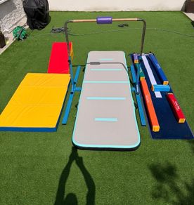 Gymnastics bar and mat set