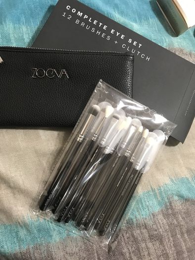 brand new 100% genuine Zoeva complete eye set 12 brushes + clutch