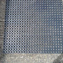 Heavy-Duty Hollow Rubber Ring Mat (100cm x 100cm)  Non-Slip / Drainage