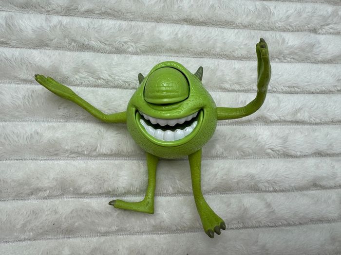 2002 Mike Wazowski approx. 13 cm. McDonald's Disney Monsters Inc CAN'T STAND Used Please see photos