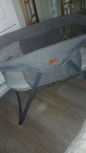 baby traveling cot like new