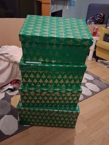 4 stacking boxes