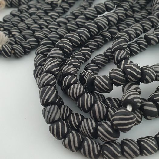 Vintage African Style White Stripe Black 8.2mm - 8.5mm Glass Beads Necklace Strand