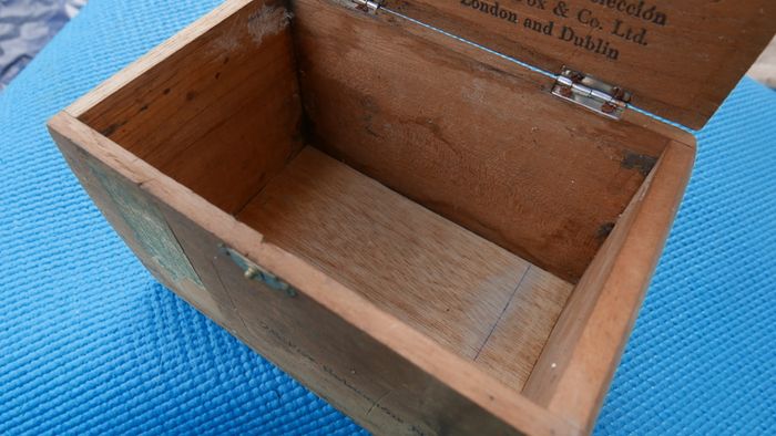 Vintage Flor de Tabacos Partagas Royale Limited Reserve Cigar Box