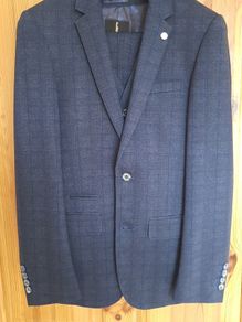 Debs suit