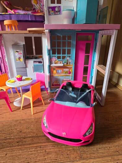 Barbie house and car