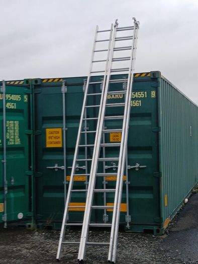 ladders triple extension 17rung excellent condition