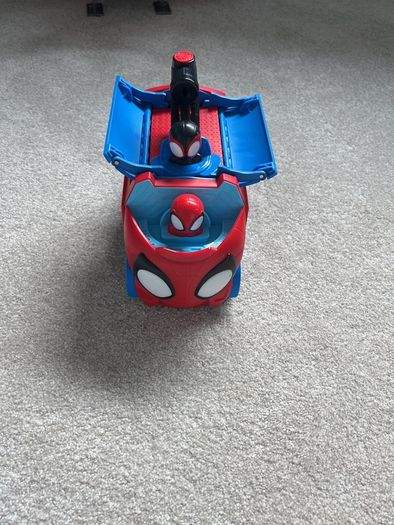 Marvel Spidey and his super-friends Spiderweb Truck with Spider-Man