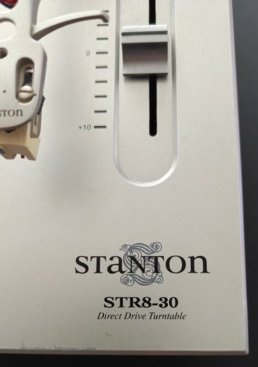 Stanton STR8-30 vinyl player