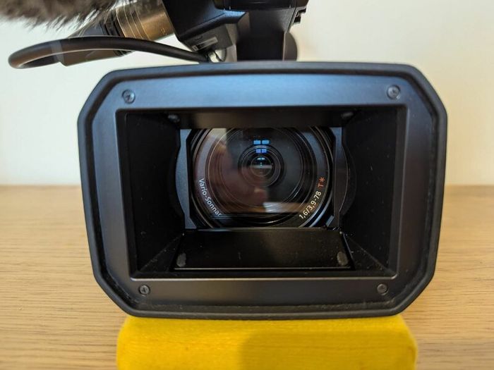 Sony HVR-V1P 1080i/1080p, 50i/25p PAL Cinema Style