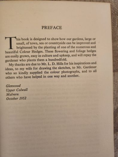 Colour Hedges. By J.l. Beddal.n.d.h. Published By The Gardening  Book Club London. First Editions  1953. Hardback In Good Condition. 36.