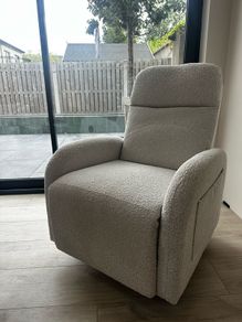 Recliner / Nursing Chair