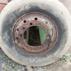 Tractor trailer wheels