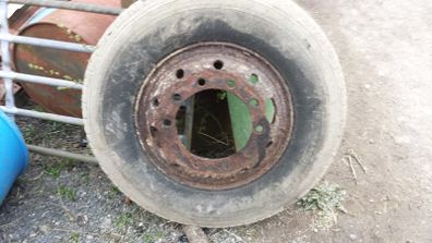 Tractor trailer wheels