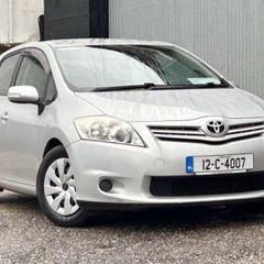 Breaking 2012 Diesel Toyota auris