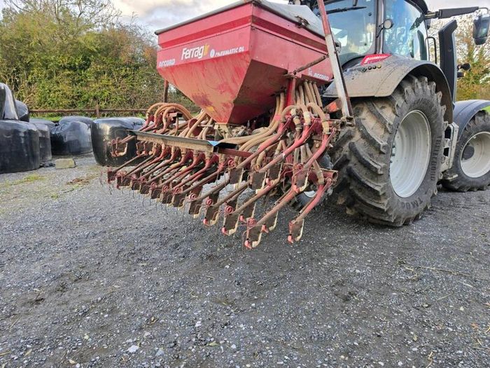 Accord DL 4m seed drill