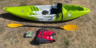 Kayak Feelfree Nomad Sport with Wheel - As New