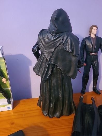 Kylo Ren and Anakin action figures