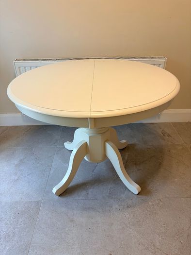 Extendable Dining Table (no chairs)