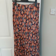 Ladies skirt