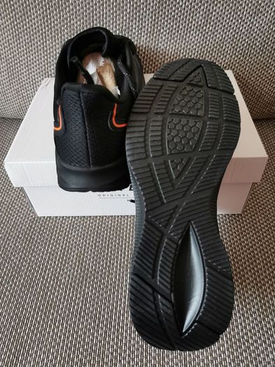 Junior runners NEW size UK 5