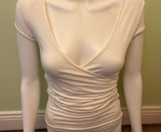 White top/tunic