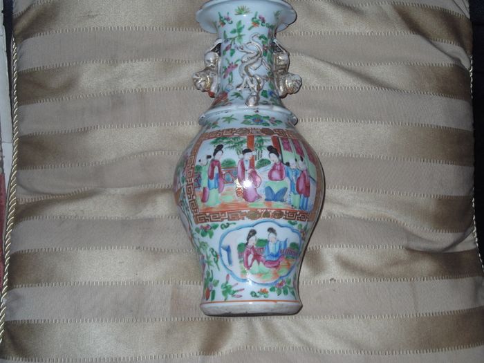 a antique chinese famille rose vase 19th century