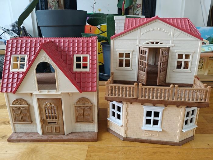Sylvanian Families Red Roof Country Home  & cosy cottage