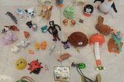 Toy figure bundle