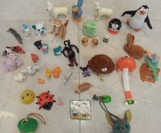 Toy figure bundle
